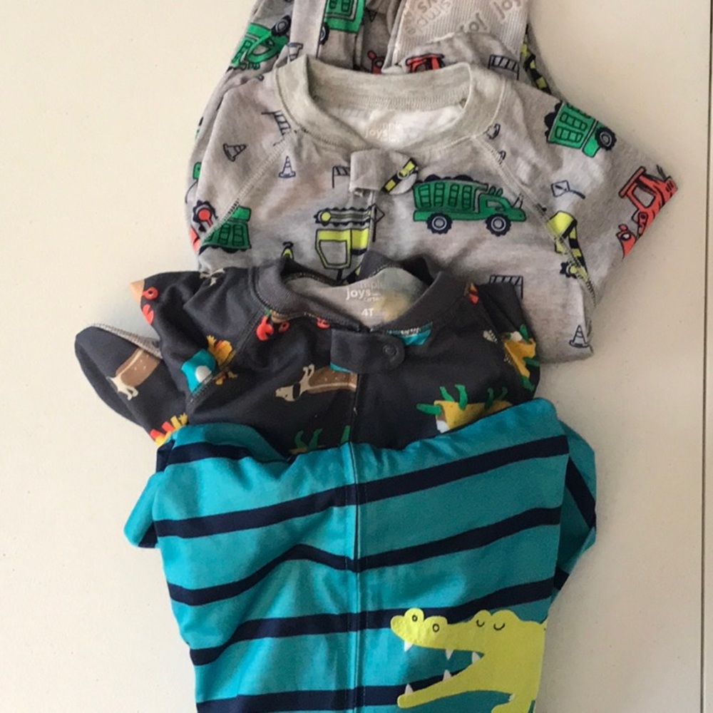 NWOT- Carter’s Simple Joy Footed Pajamas, 3pack